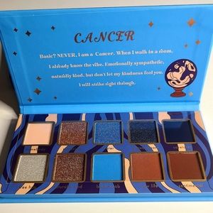 Eyeshadow palette